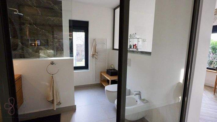 c8016d28-6e22-4bb8-8d5f-b0c156fa9c23