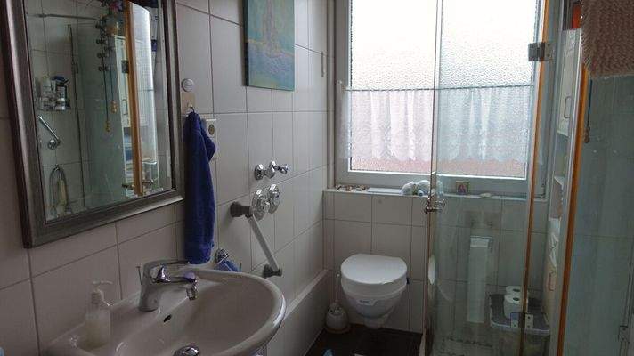 Tageslichtbad mit Dusche