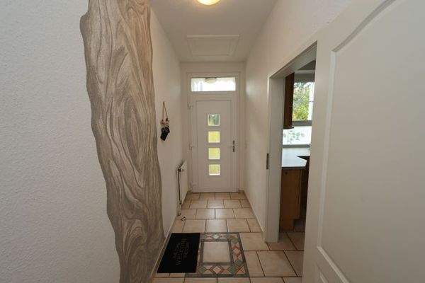 Eingangsflur (linke Haushälfte)