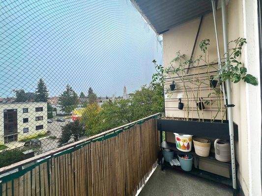 Balkon (Südausrichtung zum Innenhof)