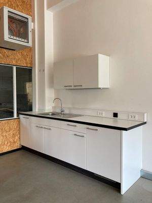 Büro bei Laderampe Ebene -1_Teeküche