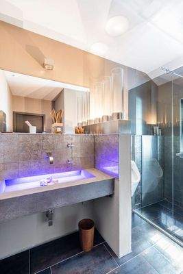 Duschbad und WC 1 im EG 