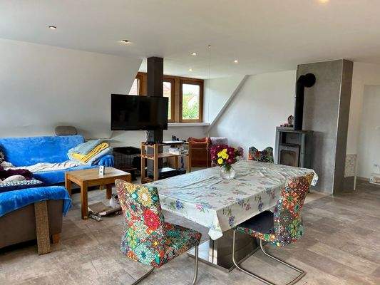 Wohnen- und Essen mit Kaminofen