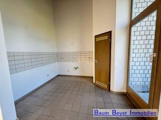 Küchenbereich mit Balkon