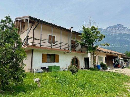 Obstbau-Apfelplantagen-Apfel-Trient-Haus-Kubatur-Bauen-Garage-Geräteschuppen-Frutticoltura-mela-frutteto-mela-Trento-casa-cubatura-edificio-garage-attrezzature-capannone