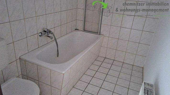 Personal-WC mit Badewanne