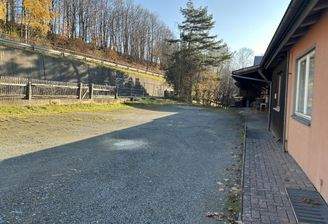 Zufahrt Büro und Werkstatt
