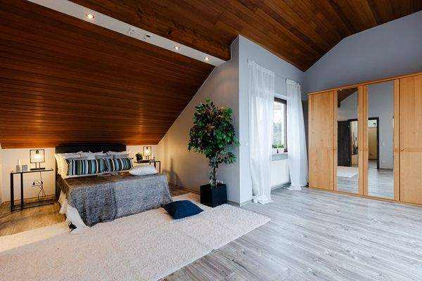 großes Schlafzimmer