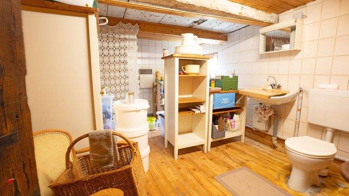 WC/Waschraum im Untergeschoss