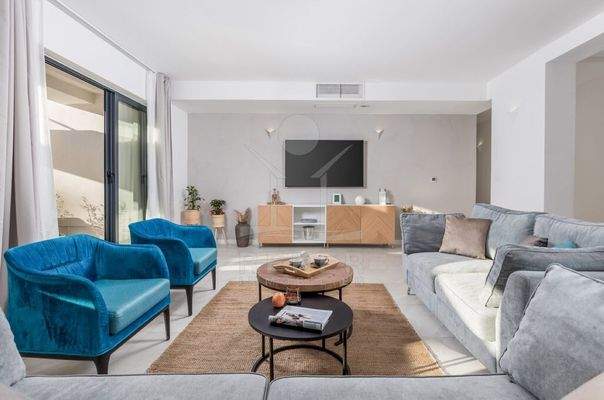 Luxuriöse Villa bietet zwei unabhängige Apartments