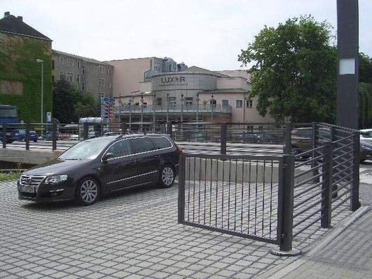 600_B51650358301415AA8D6BF66B3374016