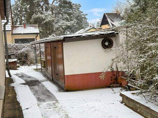 Schuppen hinter dem Haus