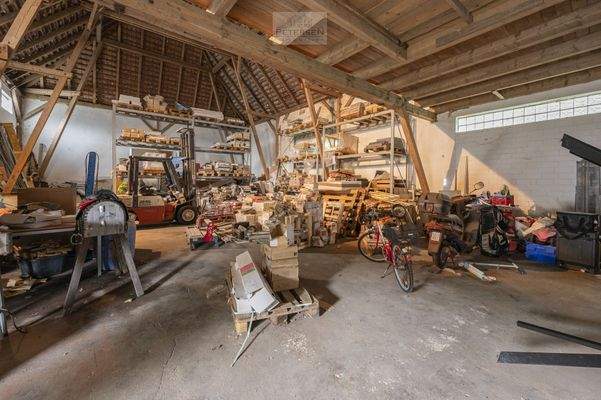 Neue Scheune, vermietet als Baustofflager