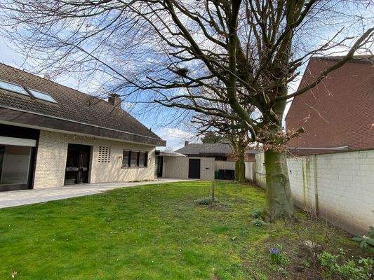 ... auf 776 m² Grundstück