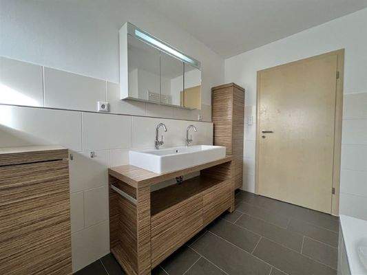 Moderner Doppelwaschtisch mit Einbauschränken Bad 