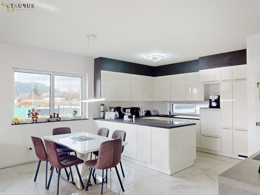 Küche und Essbereich