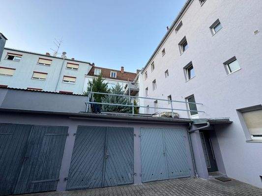 Gemeinschaftsterrasse auf den Garagen