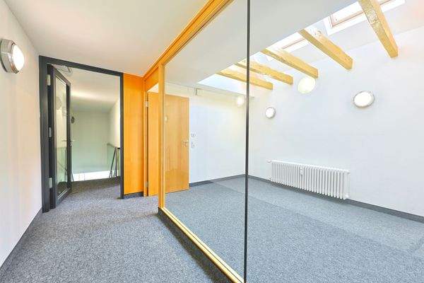 OG - Büro mit Oberlicht
