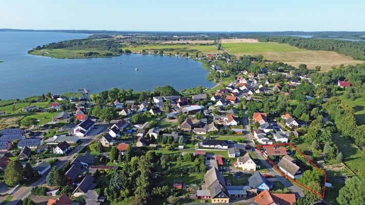 Blick über den Ort mit Rahmen.jpg