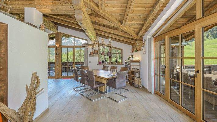 KITZIMMO-Luxusvilla mit Kaiserblick in Alleinlage kaufen - Immobilien Scheffau.