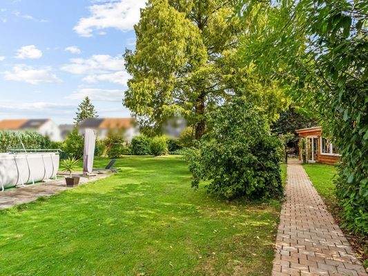 Grundstücksansicht 4