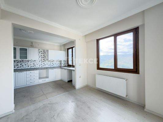 Ready-to-Move Apartment in a Prime Location in Trabzon Yomra