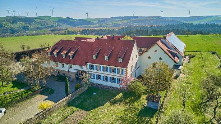 02 Historischer Hof.jpg