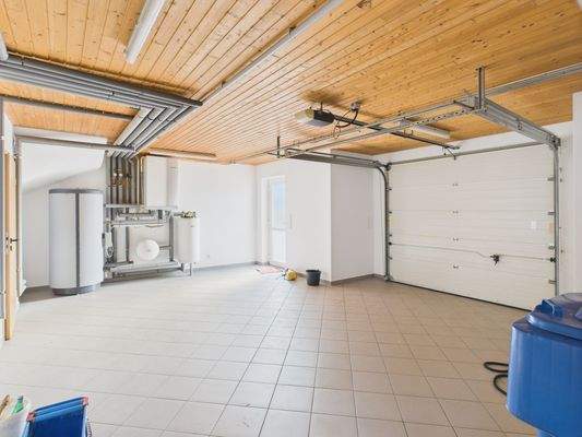 CAM01223G0-PR0145-STILL048