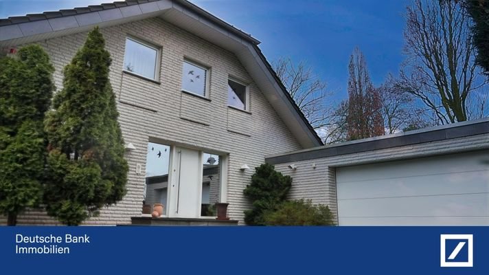 Eingang mit Garage