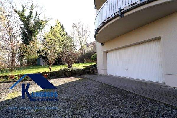 Hausansicht - Rückseite mit Garagen