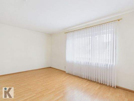 Großzügiges Schlafzimmer