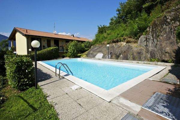 Casa Romantica mit Pool &amp; Traumseesicht. Parkplatz