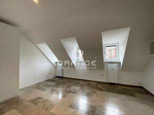 Der Raum gegenüber der Küche...