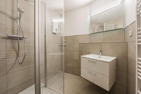 Badezimmer - frisch modernisiert!