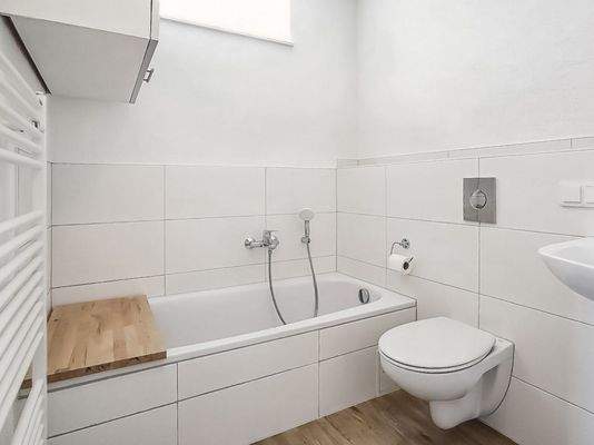 Badezimmer-Badewanne