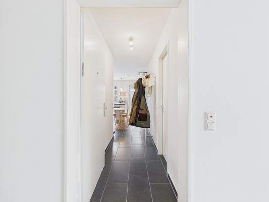 CAM01223G0-PR0169-STILL018