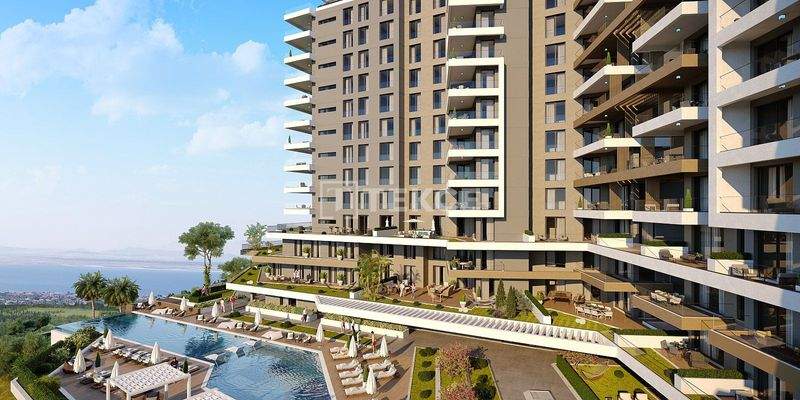 Sea-View Apartments in a Complex with Pools in İzmir Turkey
