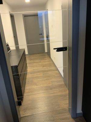 Blick aus der Küche in den Flur