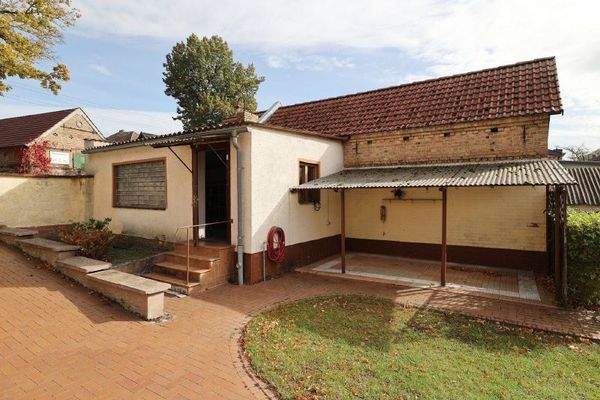 Garage strassenseitig