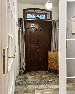 historische Eingangstür