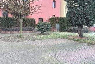 Parkplätze im Hof-/Gartenbereich