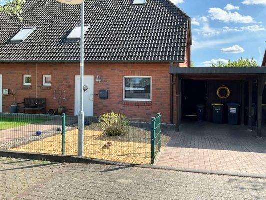 Blick in den Carport