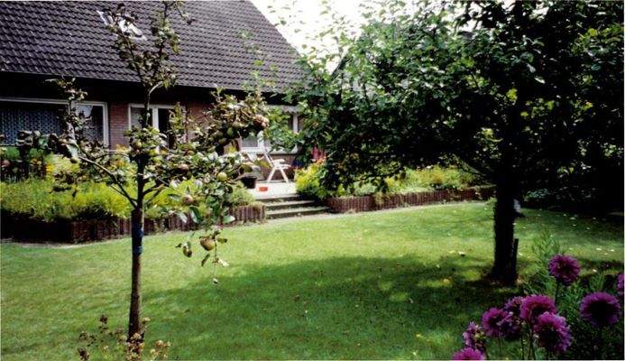Foto früher_Gartenansicht - kein aktuelles Foto!