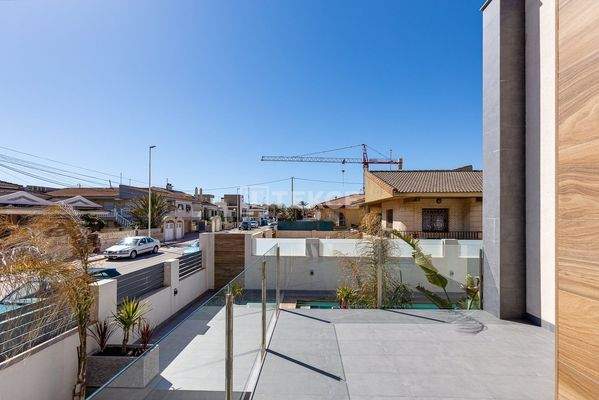 Roomy Detached Villa Near the Beach in Torrevieja Alicante