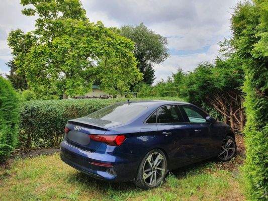 PKW‑Stellplatz am Grundstück