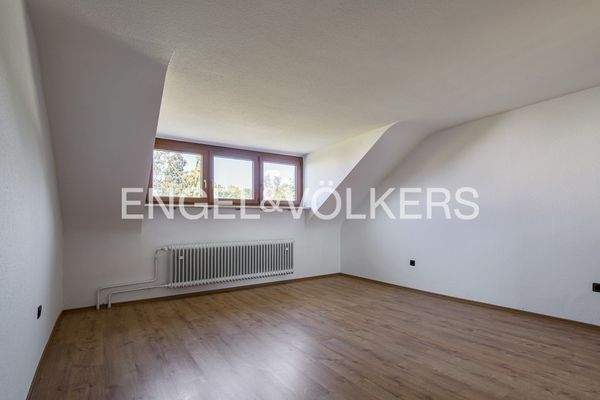 20 m² großes Kinderzimmer  1 im Dachgeschoss