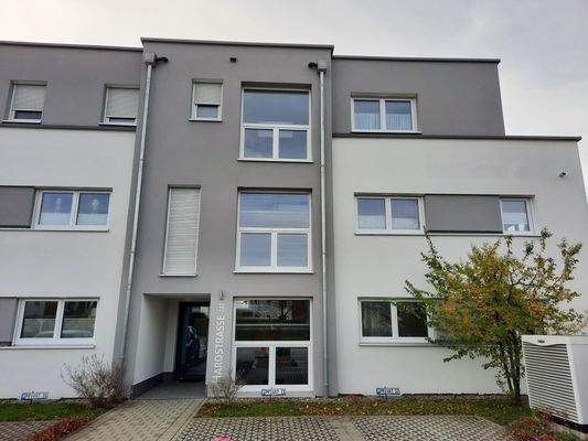 Ostseite mi Hauseingang