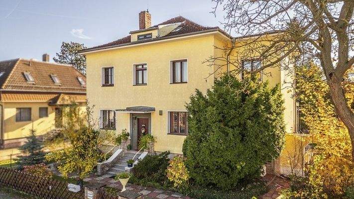 seitlicher Blick auf das Haus