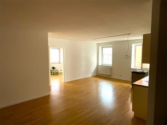 Wohnzimmer mit Küche