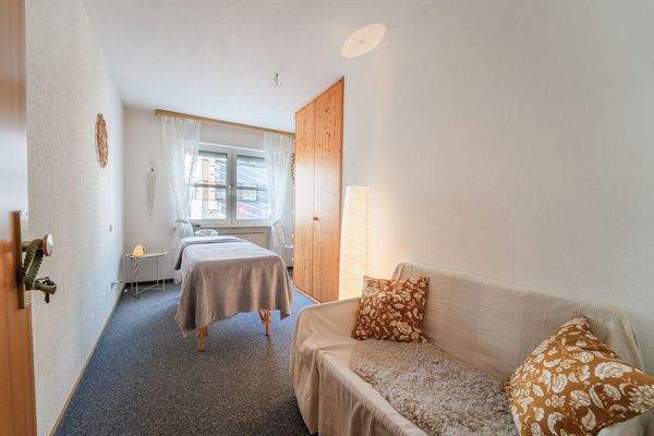 Einzelzimmer der ersten Wohneinheit